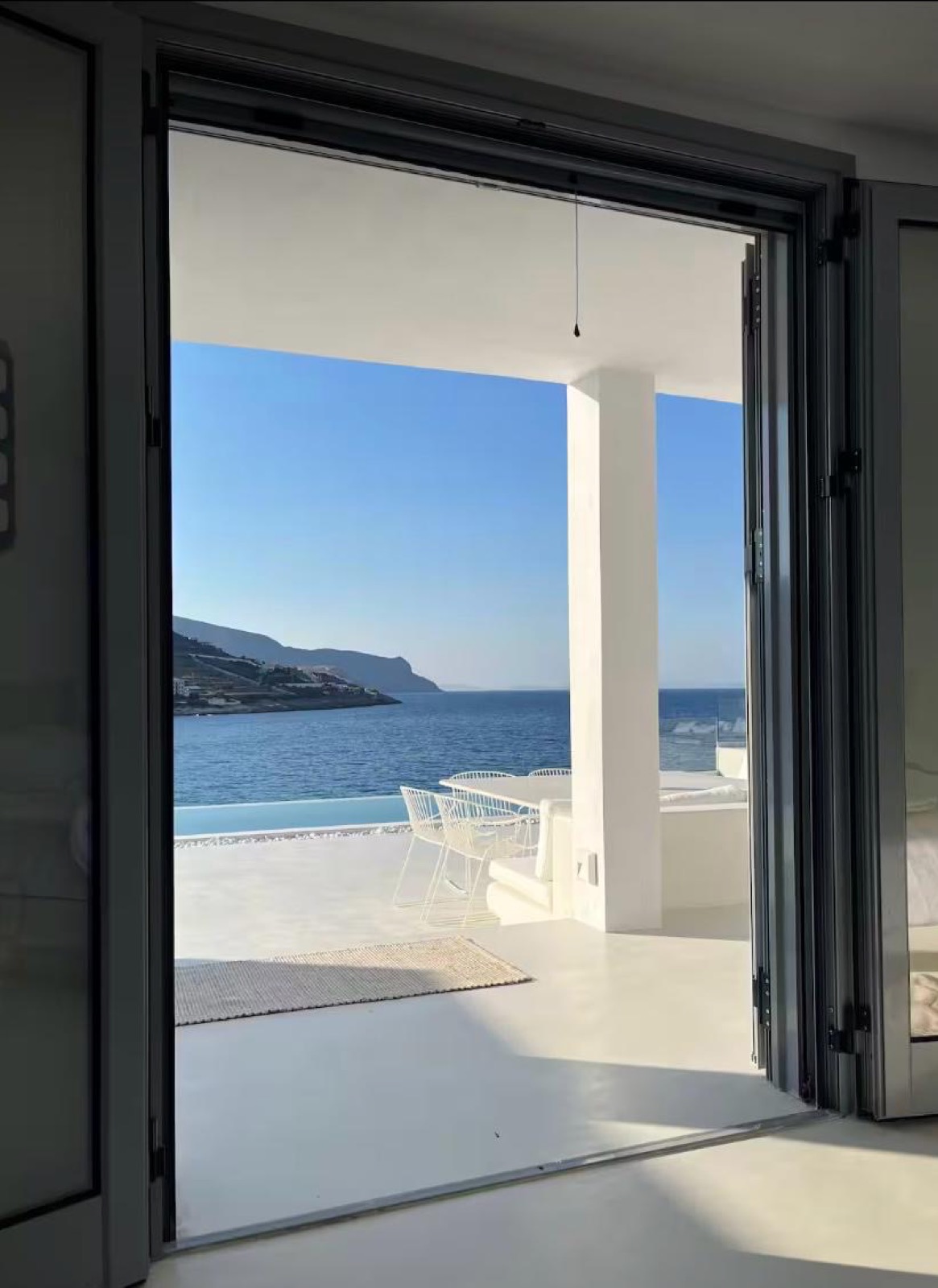The villa at Pefka, 24